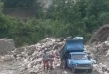 دپوی زباله در مرکز شهر فومن