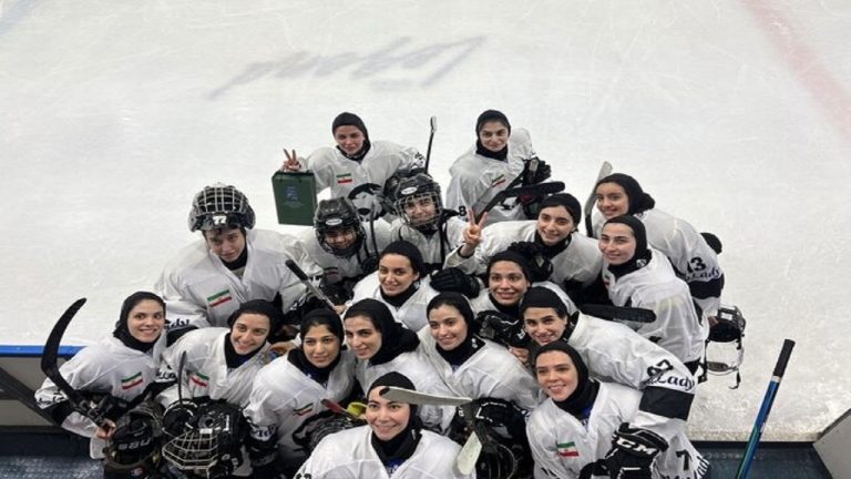 تیم هاکی روی یخ دختران ایران قهرمان آسیا و اقیانوسیه شد